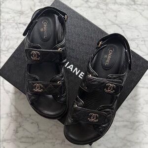 CHANEL 100% authentic Black dad Leather Sandals with Logo